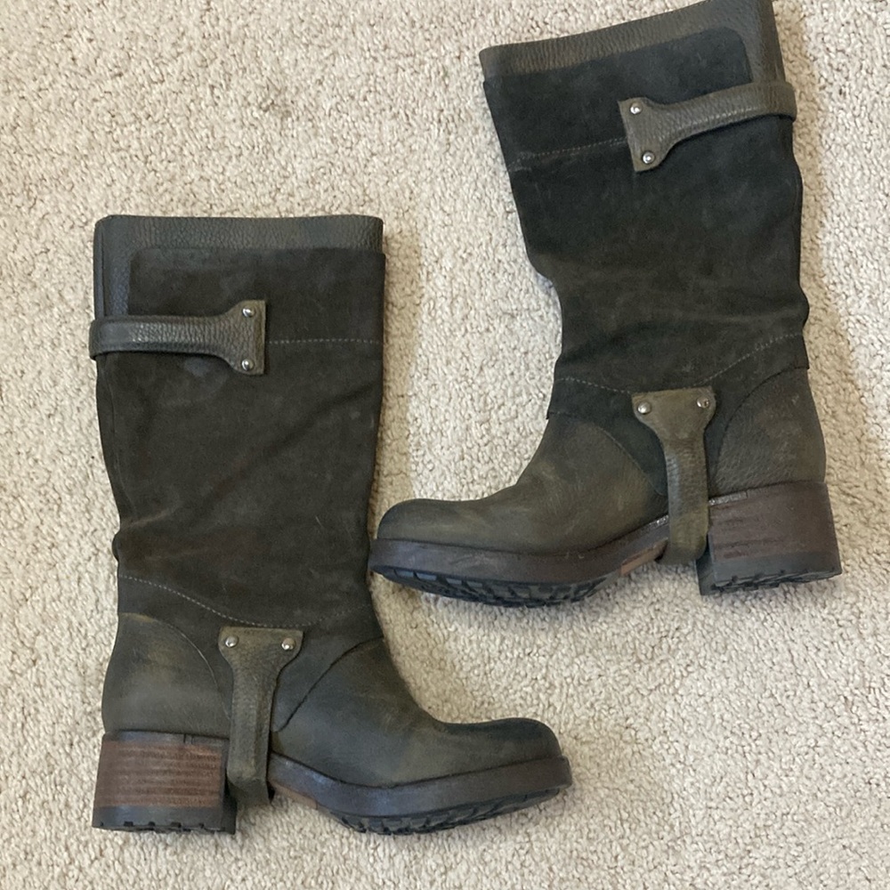 Vera Wang Essie Boots Olive Suede Leather Lug Sole Boots Booties 6